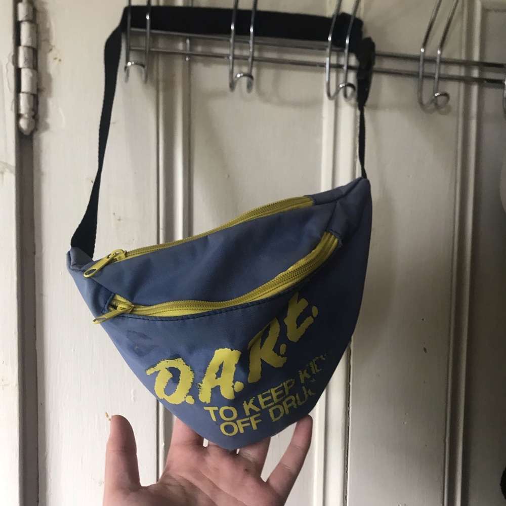 Vintage DARE fanny pack